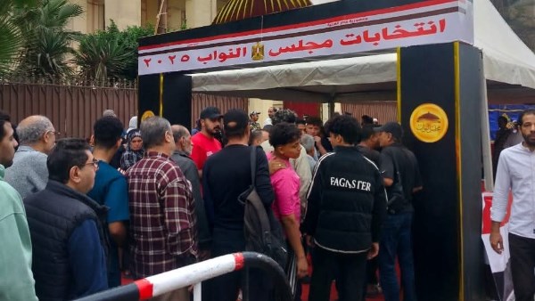إقبال كبير على لجان انتخابات مجلس النواب في الوايلي والظاهر.. صور