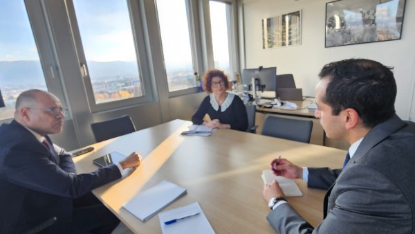 جانب من الاجتماع 