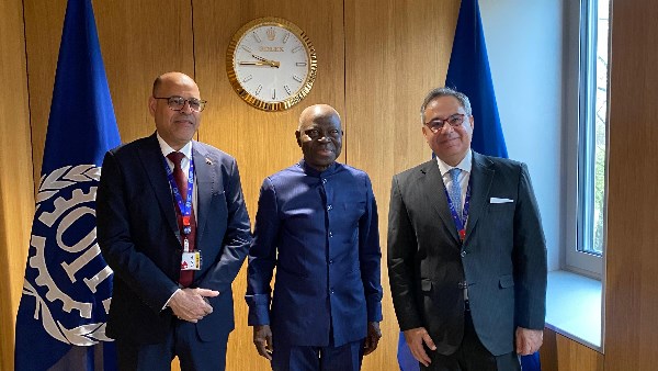 وزير العمل ومدير منظمة العمل الدولية