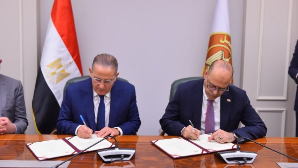 وزير العمل ورئيس اتحاد الغرف السياحية