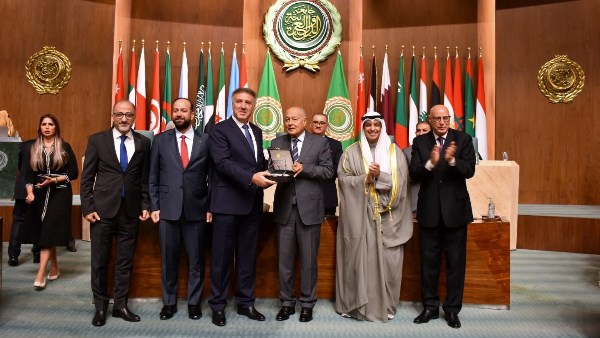 تكريم المشرف على الإعلام الرسمي بدولة فلسطين 