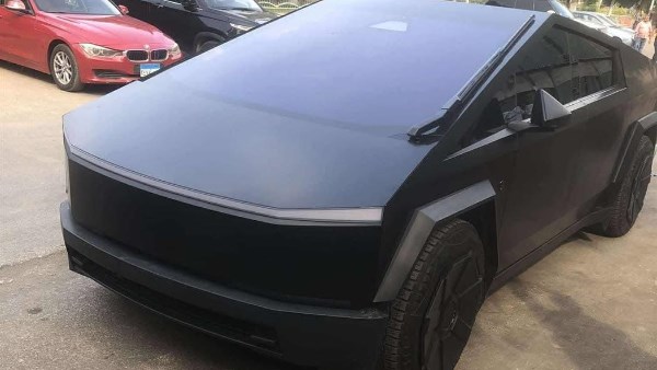 سيارة محمد رمضان 