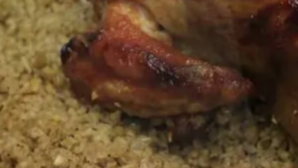 طريقة عمل دجاج محشي فريك.. بمذاق لا يقاوم طريقة عمل دجاج محشي فريك.. بمذاق لا يقاوم