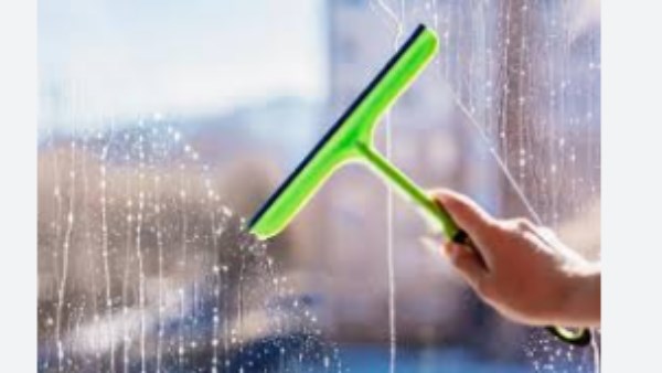 كيفية تنظيف النوافذ