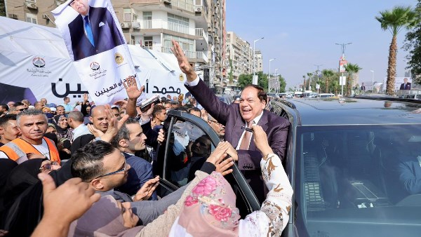 النائب محمد أبو العينين