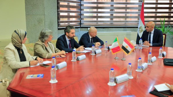 جانب من اللقاء