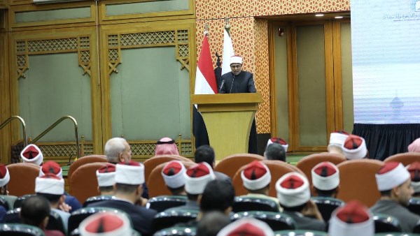 وكيل المعاهد الأزهرية: تنوع المذاهب الفقهية مصدر ثراءٍ وليس سبيلا للفرقة وكيل المعاهد الأزهرية: تنوع المذاهب الفقهية مصدر ثراءٍ وليس سبيلا للفرقة