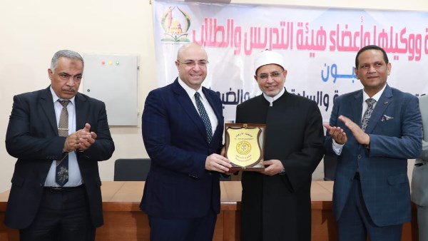 الدكتور سلامة داود 