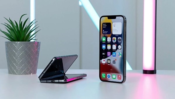 كل ما نعرفه عن iPhone Fold: شاشة بلا تجعّد .. بطارية هي الأكبر في تاريخ آبل كل ما نعرفه عن iPhone Fold: شاشة بلا تجعّد .. بطارية هي الأكبر في تاريخ آبل