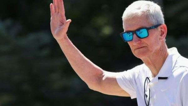 تيم كوك هل يستعد تيم كوك لمغادرة آبل؟ إليكم حجم الأسهم والأموال التي يمكنه أخذها معه