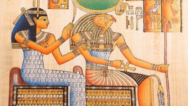 سر جمال كليوباترا... الملكة التي استحمت بالحليب وسحرت العالم يعود بريقها مع افتتاح المتحف الكبير اليوم   سر جمال كليوباترا... الملكة التي استحمت بالحليب وسحرت العالم يعود بريقها مع افتتاح المتحف الكبير اليوم