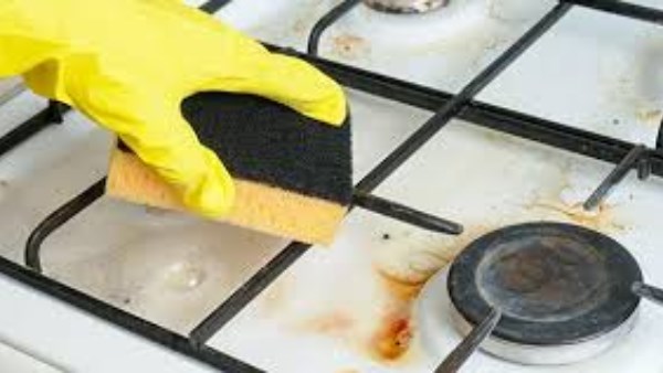 حيلة عبقرية لتنظيف البوتاجاز من الدهون بدون فرك ولا مجهود