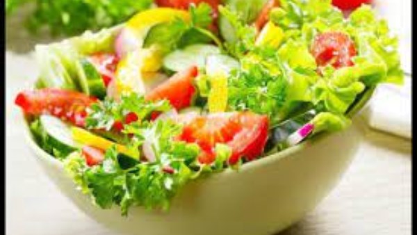 طريقة بسيطة لعمل سلطة خضار متكاملة للدايت وجبة صحية  