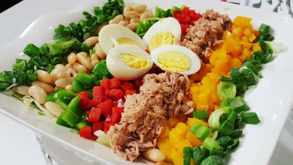 أفضل وصفة دايت دون حرمان… سلطة البروتين الدافئة تتصدر 