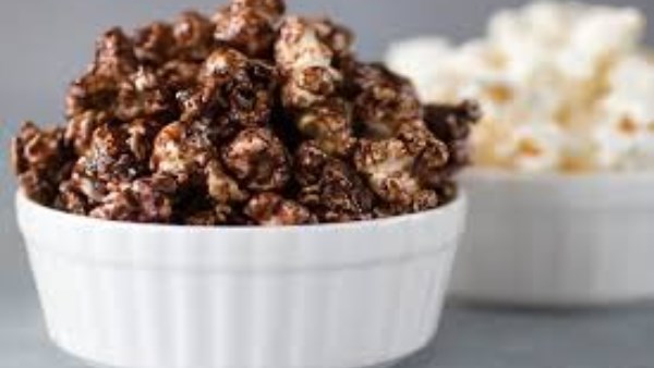 صينية الفشار بالشوكولاتة 