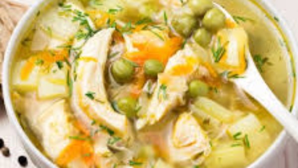 شوربة الدجاج بالخضار 