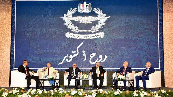 القوات الجوية تنظم ندوة تثقيفية بعنوان روح أكتوبر بمناسبة الإحتفال بالذكرى 52 لإنتصارات أكتوبر المجيدة