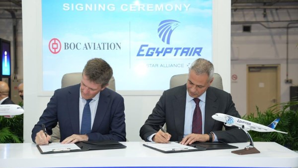 مصر للطيران توقع اتفاقية بيع وإعادة استئجار ثلاث طائرات أيرباص A350-900 مع BOC Aviation