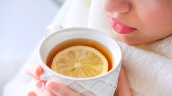 مشروبات لعلاج احتقان الحلق..