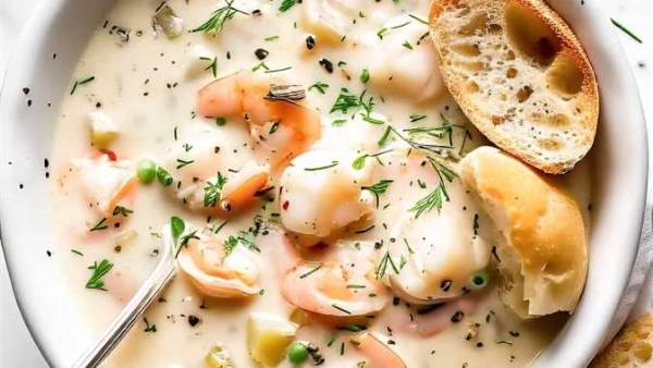 طريقة عمل شوربة سي فود بالبطاطس 