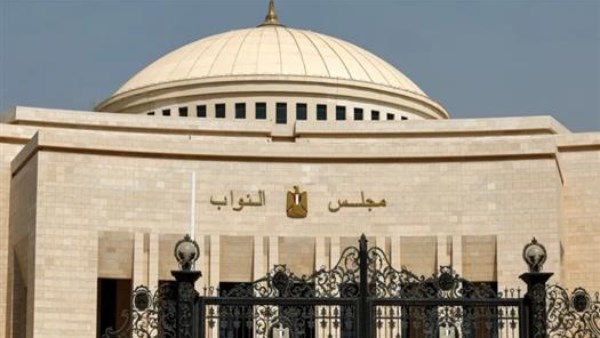 كبار السن و السيدات توافد ملحوظ من الناخبين على لجنة محمود عمر