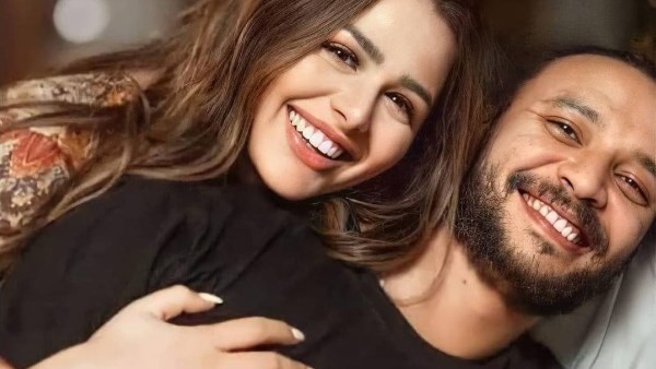 بعد شائعات حول إنفصالهم..10 صور رومانسية تجمع بين هنادى مهنا وزوجها