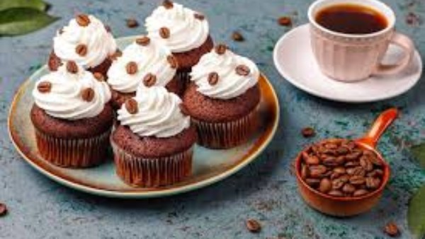 ميني كيك بالقهوة والشوكولا 
