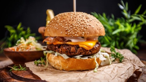 طريقة عمل أحلى برجر لحم و بأسهل طريقة و أحسن من المطاعم