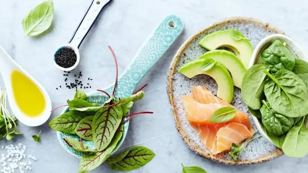 ما هي أبرز الأطعمة التي تدعم صحة العظام وتحدّ من هشاشتها؟