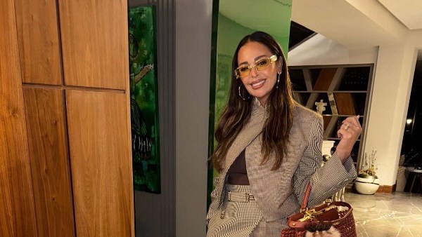 داليا البحيرى تتألق من تصميم دار ازياء فيندي بلوك ملفت