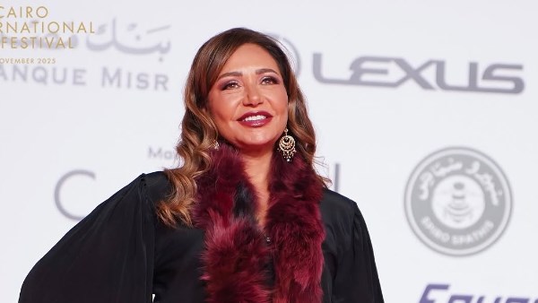  ليلى علوى تخطف الانظار بإطلالتها على السجادة الحمراء