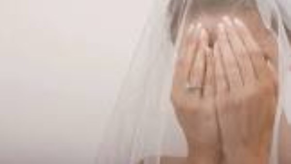 كلما تقدم لي عريس