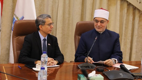 مفتي الجمهورية يستقبل وزير الشئون الإسلامية السنغافوري