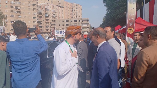 وفد من البرلمان العربي يتفقد سير الانتخابات بمدرسة عثمان بن عفان في إمبابة