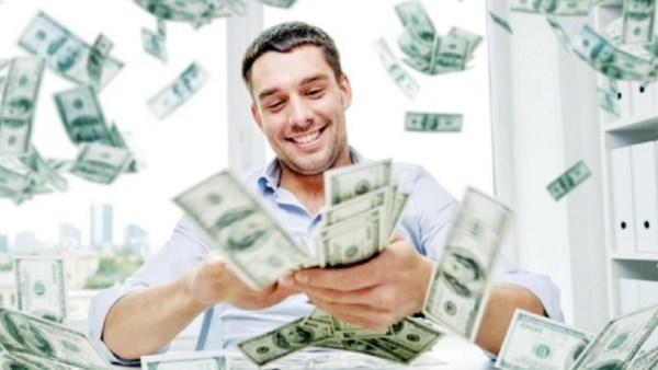 هل الإنسان حر فى إنفاق ماله دون مراعاة لمشاعر الفقراء