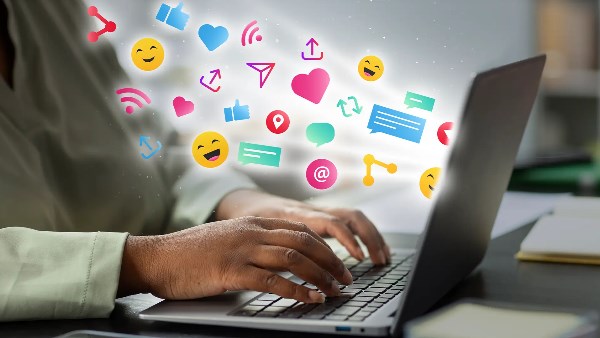 حكم نشر ومشاركة "البلوجر" للمقاطع غير الأخلاقية