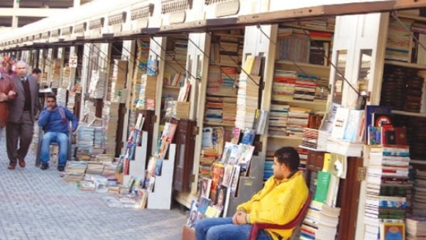 حكم المبالغة في سعر الكتب للطلاب