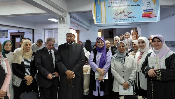 البحوث الإسلامية) يفتتح معرِض مطبوعات الأزهر في كليَّة الدراسات الإسلاميَّة للبنات بالزقازيق