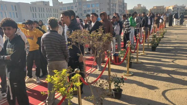 إقبال كثيف بلجنة الطبري بالشروق والشباب يتصدر المشهد وسط تواجد أمني مكثف