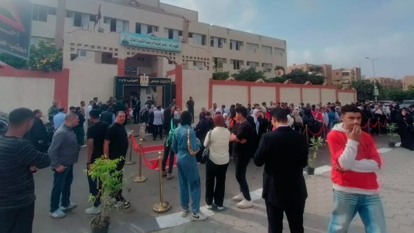 إقبال متوسط بلجنة ياسر جنينة التجريبية ولا خروقات انتخابية في الشروق 