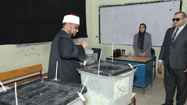 أمين (البحوث الإسلاميَّة) يُدلي بصوته في انتخابات مجلس النوَّاب 2025م