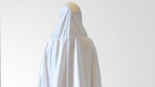 حكم لبس الثياب البيضاء للمرأة وقت الإحداد.. الإفتاء توضح حكم لبس الثياب البيضاء للمرأة وقت الإحداد.. الإفتاء توضح