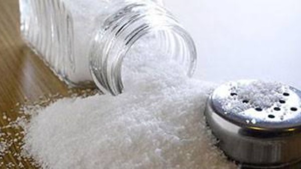 كيف يهاجم الملح الجسم بصمت؟