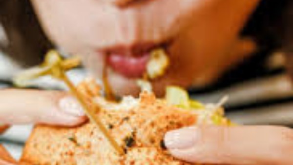 الأمراض الخطيرة المرتبطة بالإفراط في تناول الطعام