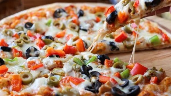 طريقة عمل البيتزا الإيطالي