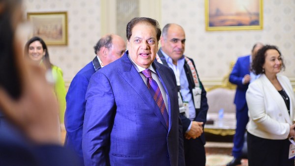 النائب محمد أبو العينين