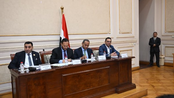 لجنة الصناعة والتجارة بمجلس الشيوخ