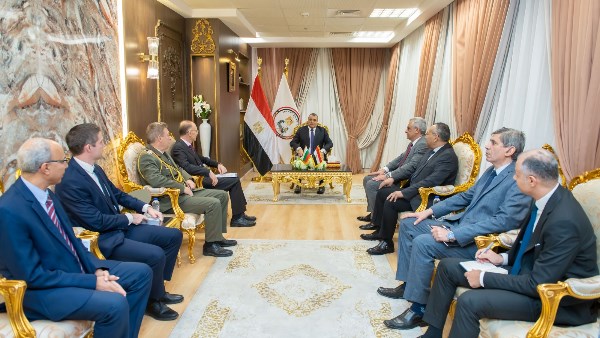 وزير الدولة للإنتاج الحربي يستقبل سفير بلغاريا بالقاهرة 