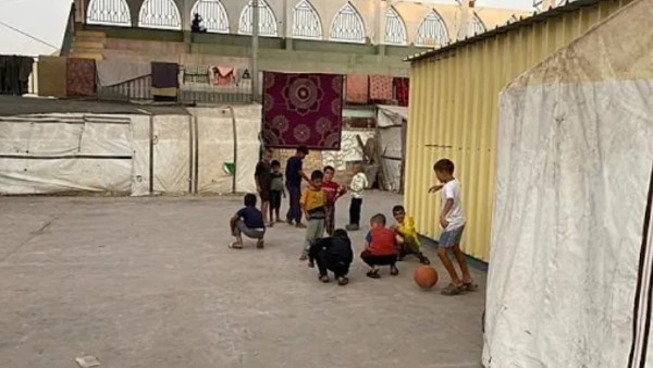 أطفال غزة داخل إحدى المدارس