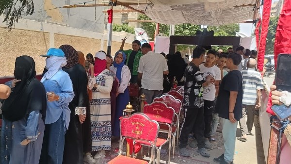 إقبال كبير من المواطنين على اللجان الانتخابية بشمال سيناء